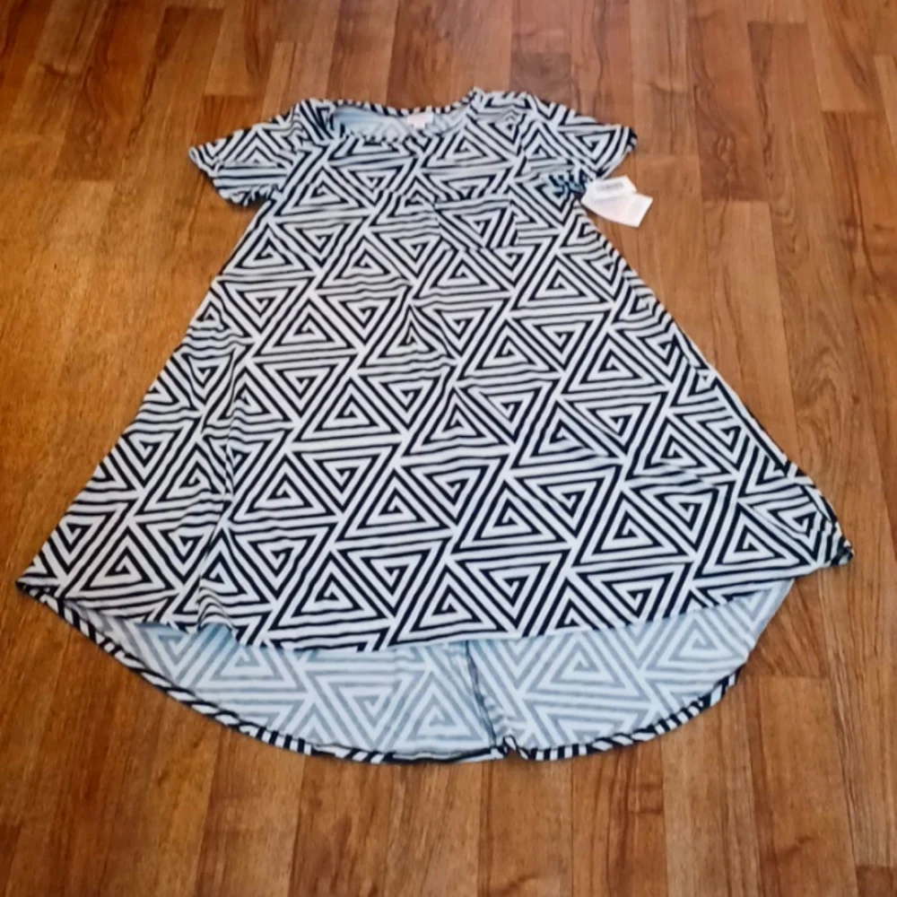 New with tags. Lularoe dress size xs carly